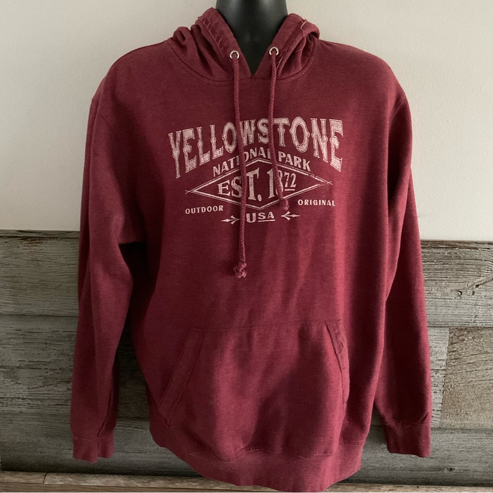 Yellowstone National Park hoodie size large